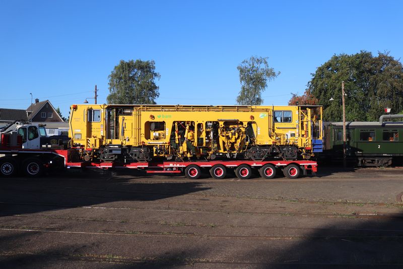 BAM Stopmachine met het fabrieksnummer 1214 en het UIC-nummer 99 84 942 8 702-7.